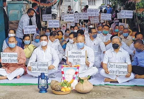 Cong protests Farm Bills_ Cong protests Farm Bills_