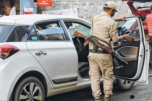 Cops crackdown on vehicle Cops crackdown on vehicle