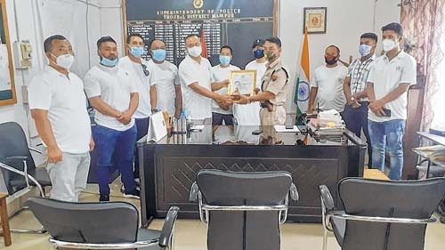 Police officers of Thongj