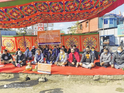 Silent sit _1 Silent sit _1