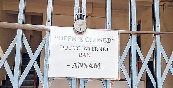 মণিপুর Manipur 25th Oct 2023: মোবাইল নেট নিষেধাজ্ঞার বিরুদ্ধে প্রতিবাদ, কুকিদের বাড়ি দখলের সন্ধান, চরমপন্থীরা কি জড়িতঃ মোহন ভাগবত, 5টা থেকে রাত 10টা পর্যন্ত কারফিউ শিথিল, কাংপোকপি মহিলার বন্দুক হামলার নিন্দা, NIA কোর্ট 4 জনকে দিল্লিতে তলব মণিপুর Manipur 25th Oct 2023: মোবাইল নেট নিষেধাজ্ঞার বিরুদ্ধে প্রতিবাদ, কুকিদের বাড়ি দখলের সন্ধান, চরমপন্থীরা কি জড়িতঃ মোহন ভাগবত, 5টা থেকে রাত 10টা পর্যন্ত কারফিউ শিথিল, কাংপোকপি মহিলার বন্দুক হামলার নিন্দা, NIA কোর্ট 4 জনকে দিল্লিতে তলব