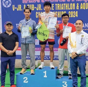 S Athouba clinches junior boys' triathlon title