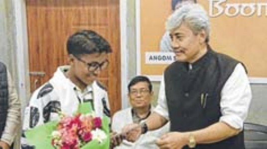 Nishikant raves Boong's feat, felicitates actors