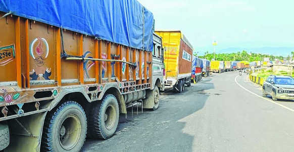 More vehicles left stranded at Jiribam