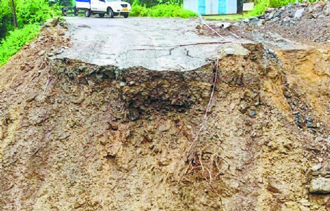 Imp-Toloi-Ukl road cut off, road sink on Imp-Jiri line repaired