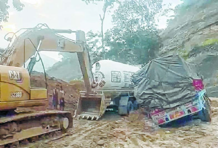 More than 1,000 vehicles stuck along NH-37, drivers warn of stir from July 1