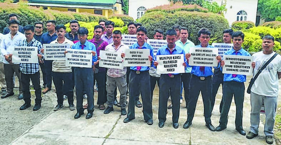 Insert ‘drug use prevention’ in school syllabus, MSF urges Student body takes demand to SCERT office
